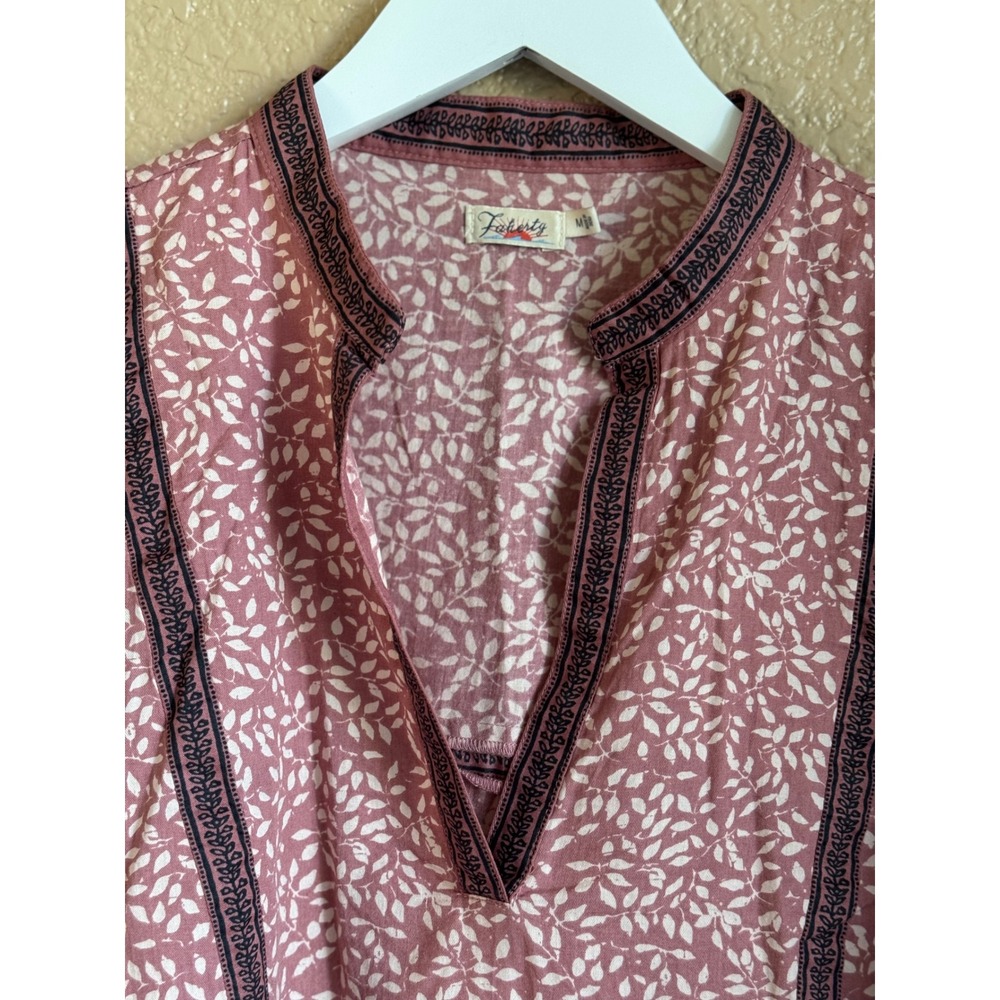 FAHERTY aurora top mauve leaf batik organic cotton - Picture 4 of 9
